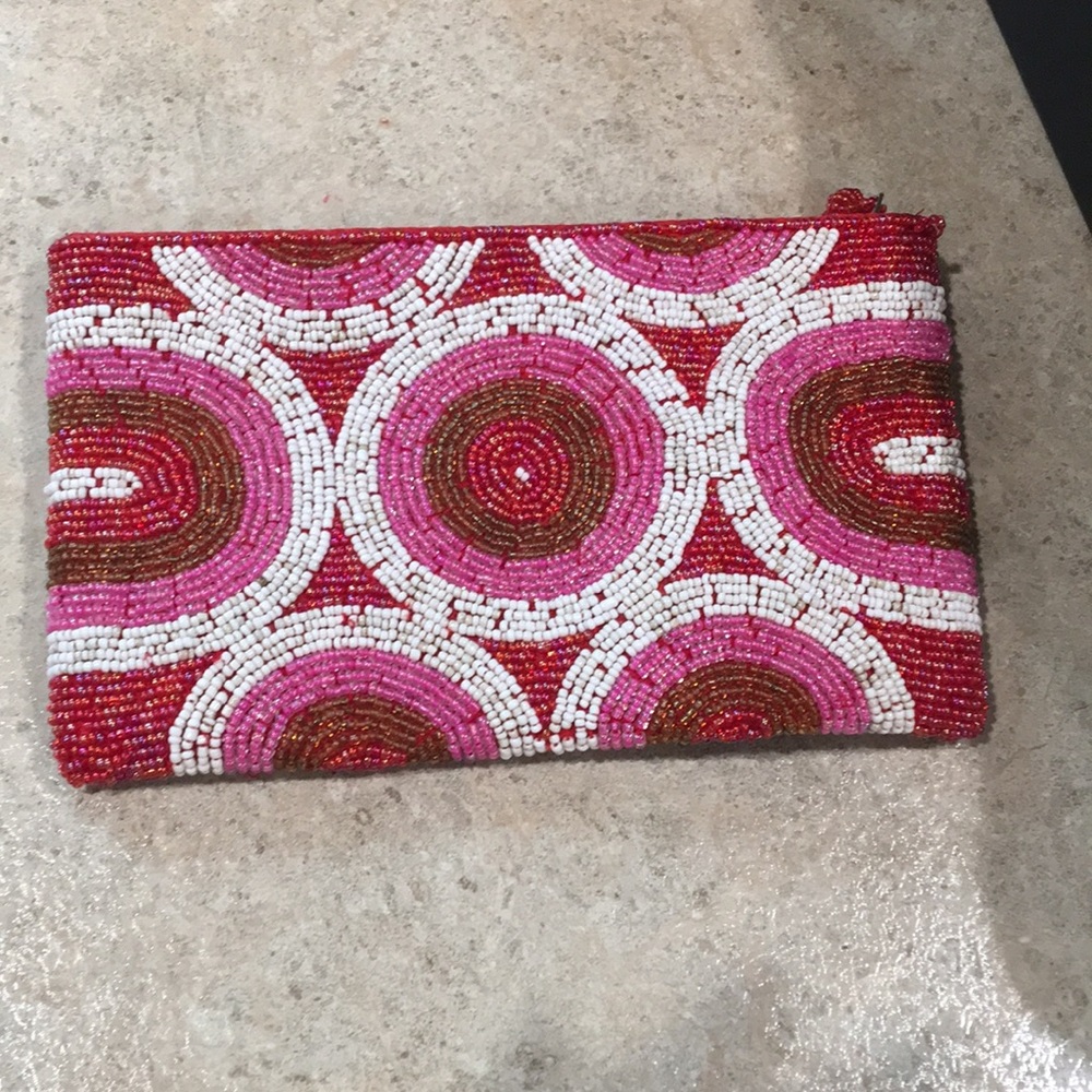 Beaded clutch
